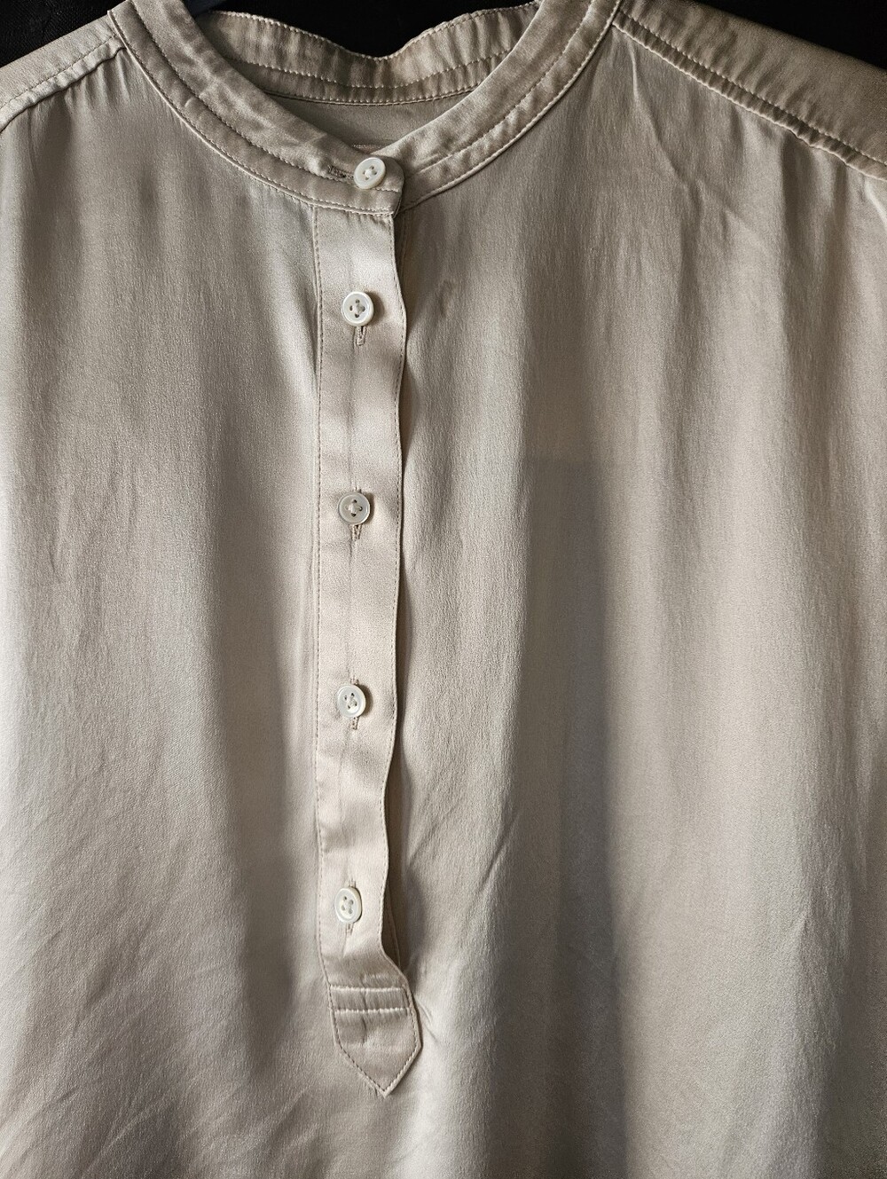 Banana Republic 100% Silk Mandarin Collar Henley Blouse - XS - Picture 3 of 7